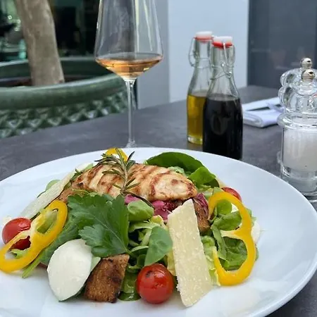 Argenta Living 16 Хостел *